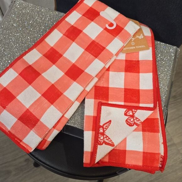 Dolly Parton Checkered Butterfly Kitchen Towel Set - Picture 7 of 7